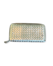 Luxury Metallic Gold Woven Leather Purse with Credit Card Holder Elegant and High-Quality