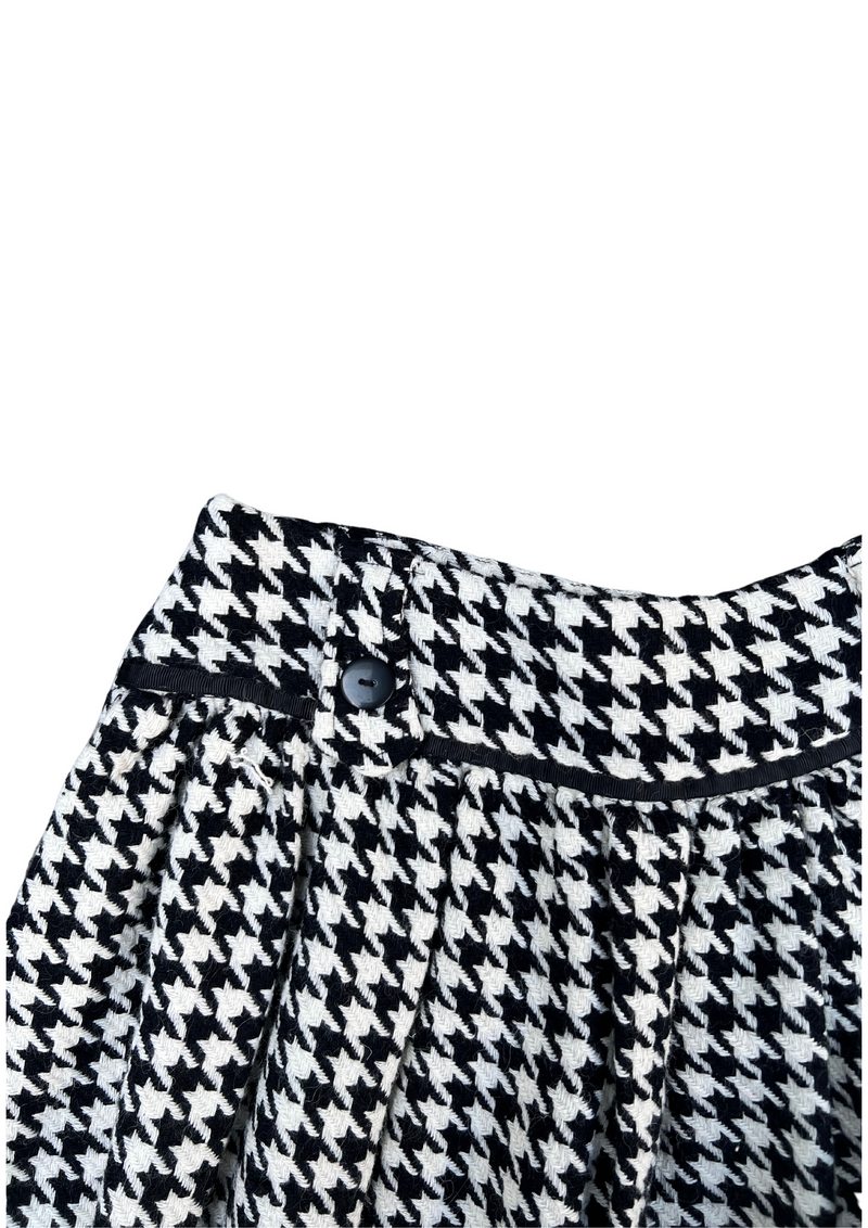 Stylish and Sophisticated Houndstooth Women's Skirt Perfect for Any Occasion Small